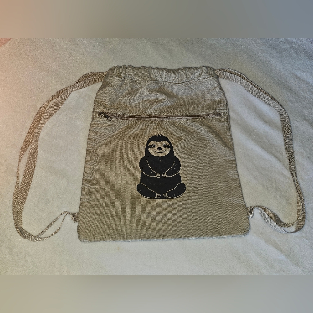 NWOT Sloth Print Drawstring Backpack Canvas Laptop Bag Gym Kids Beige Khaki